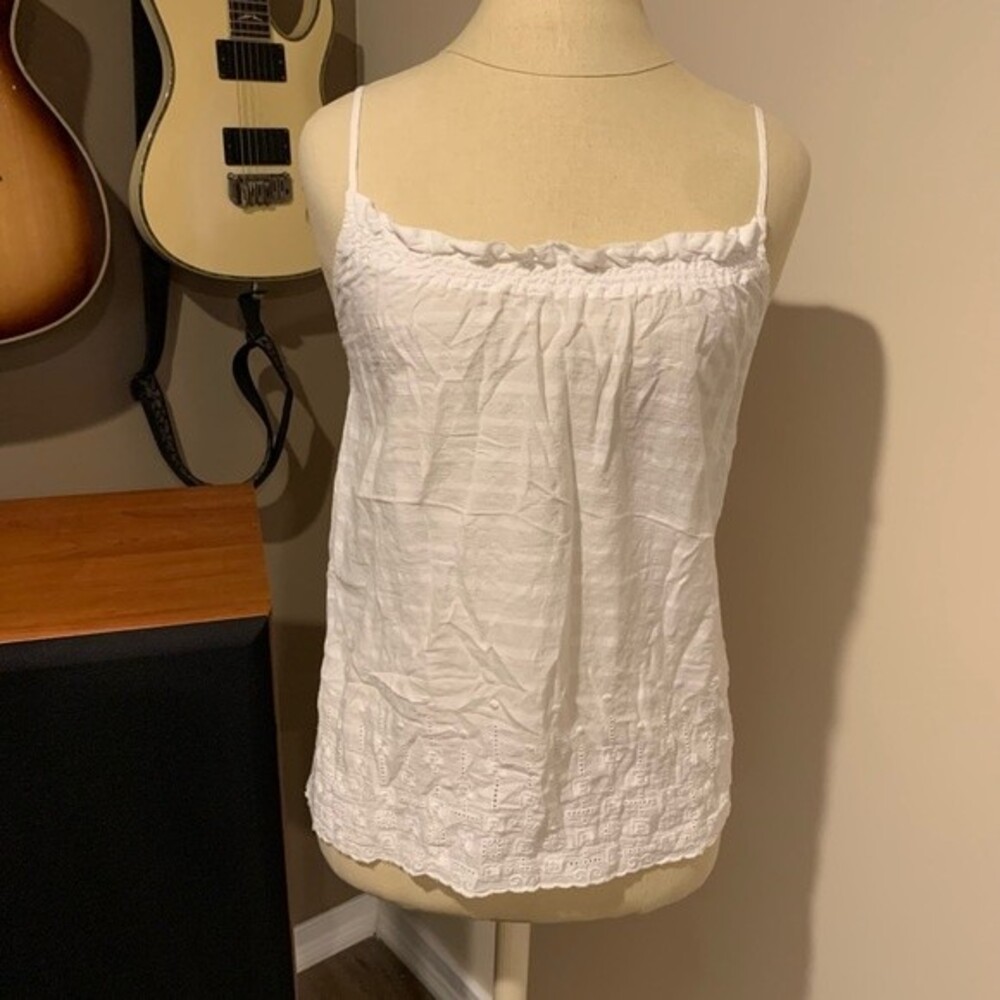 Gap size small white lace tank top